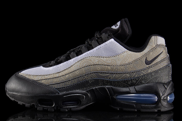 Nike - Air Max 95 Big Bubble
Style # IR0802-100
Color : White / Black / LT Graphite / LT Charcoal
