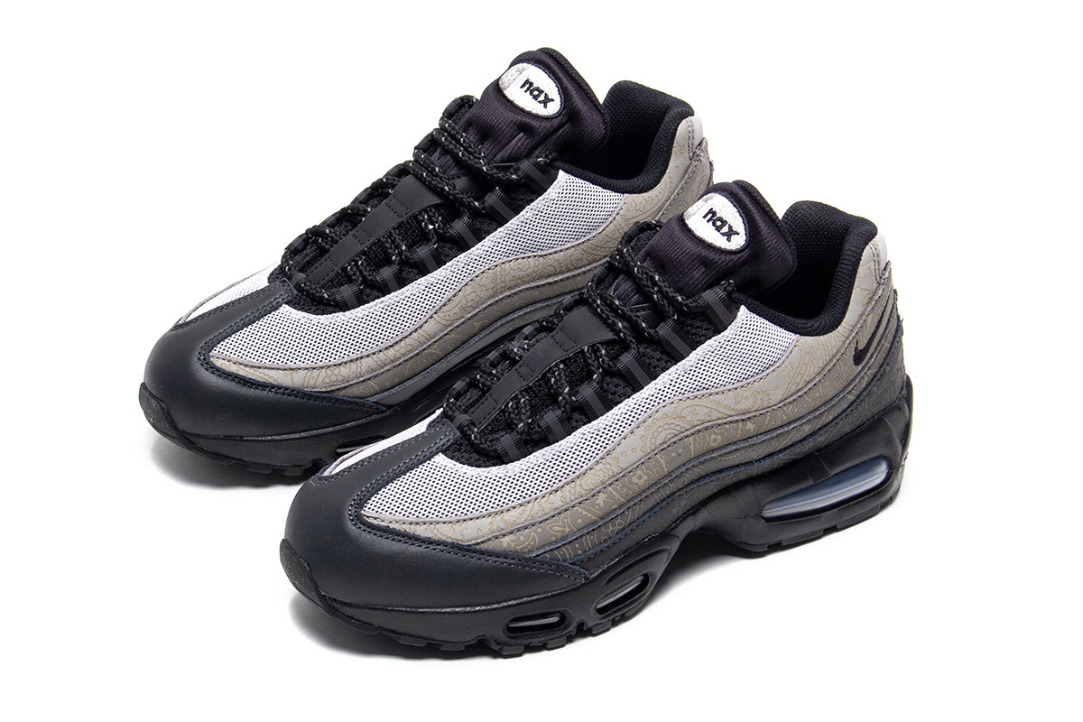 Nike - Air Max 95 Big Bubble
Style # IR0802-100
Color : White / Black / LT Graphite / LT Charcoal