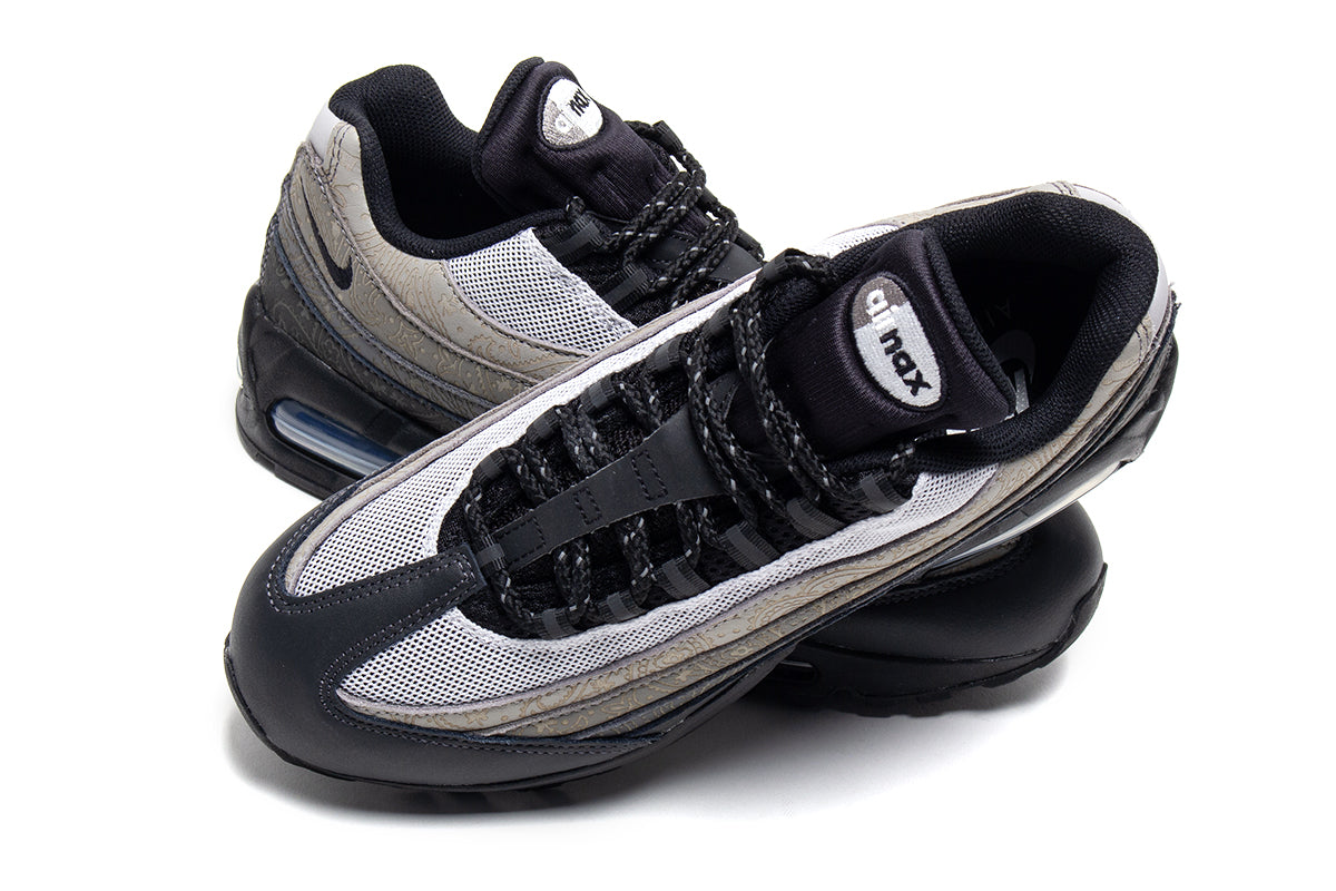 Nike - Air Max 95 Big Bubble
Style # IR0802-100
Color : White / Black / LT Graphite / LT Charcoal
