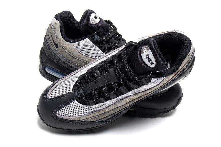 Nike - Air Max 95 Big Bubble
Style # IR0802-100
Color : White / Black / LT Graphite / LT Charcoal