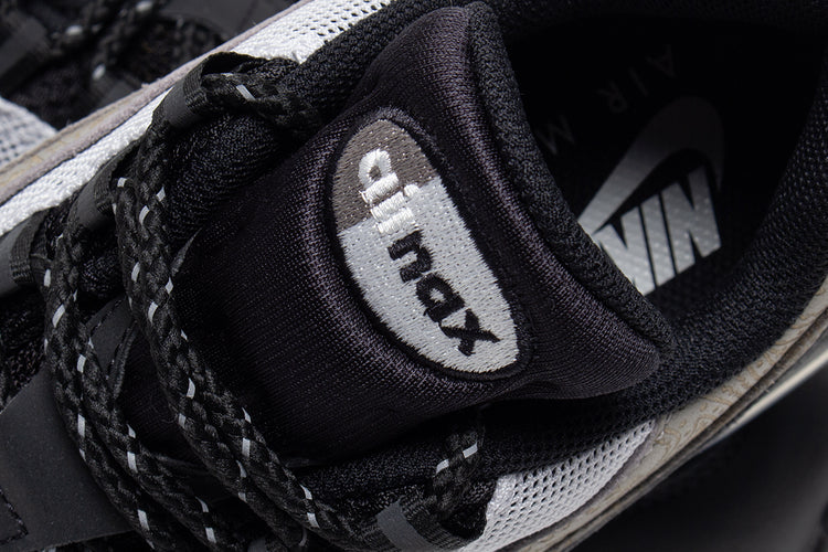 Nike - Air Max 95 Big Bubble
Style # IR0802-100
Color : White / Black / LT Graphite / LT Charcoal