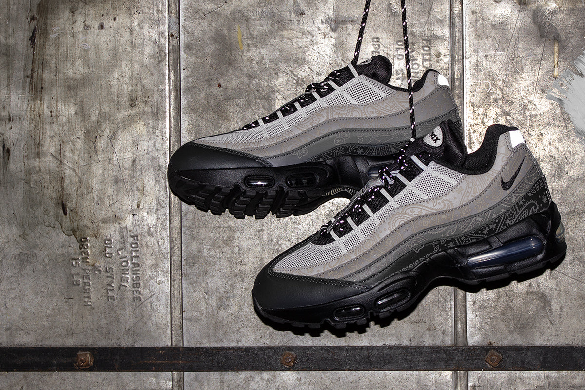 Nike - Air Max 95 Big Bubble
Style # IR0802-100
Color : White / Black / LT Graphite / LT Charcoal