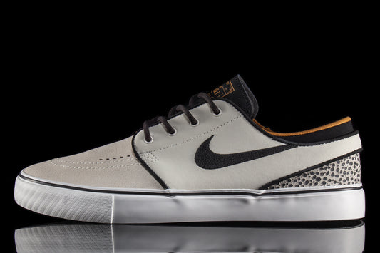 Janoski black white sail hotsell