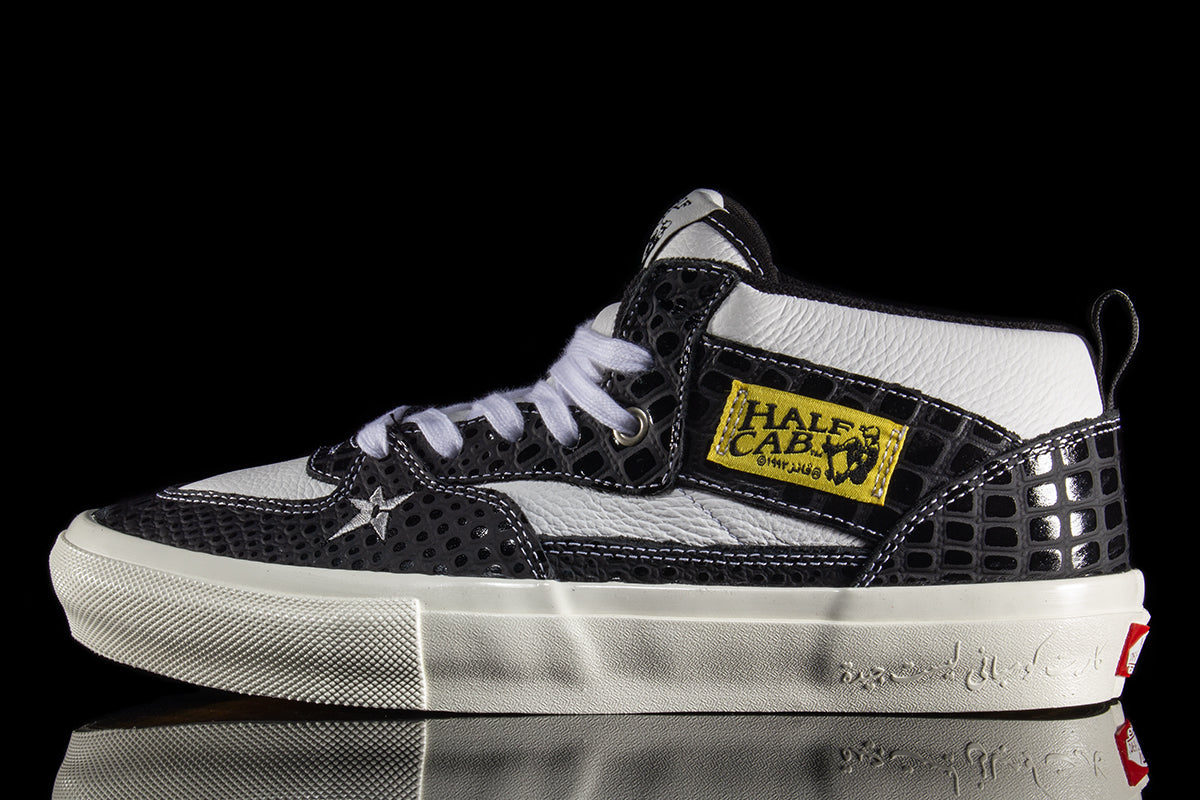 Vans | Skate Half Cab x Carpet Style # VN0A2Z341KP1 Color : Black / Marshmallow