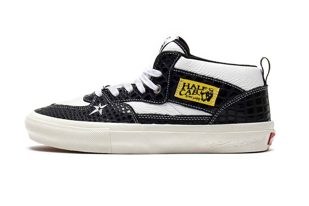 Vans | Skate Half Cab x Carpet Style # VN0A2Z341KP1 Color : Black / Marshmallow