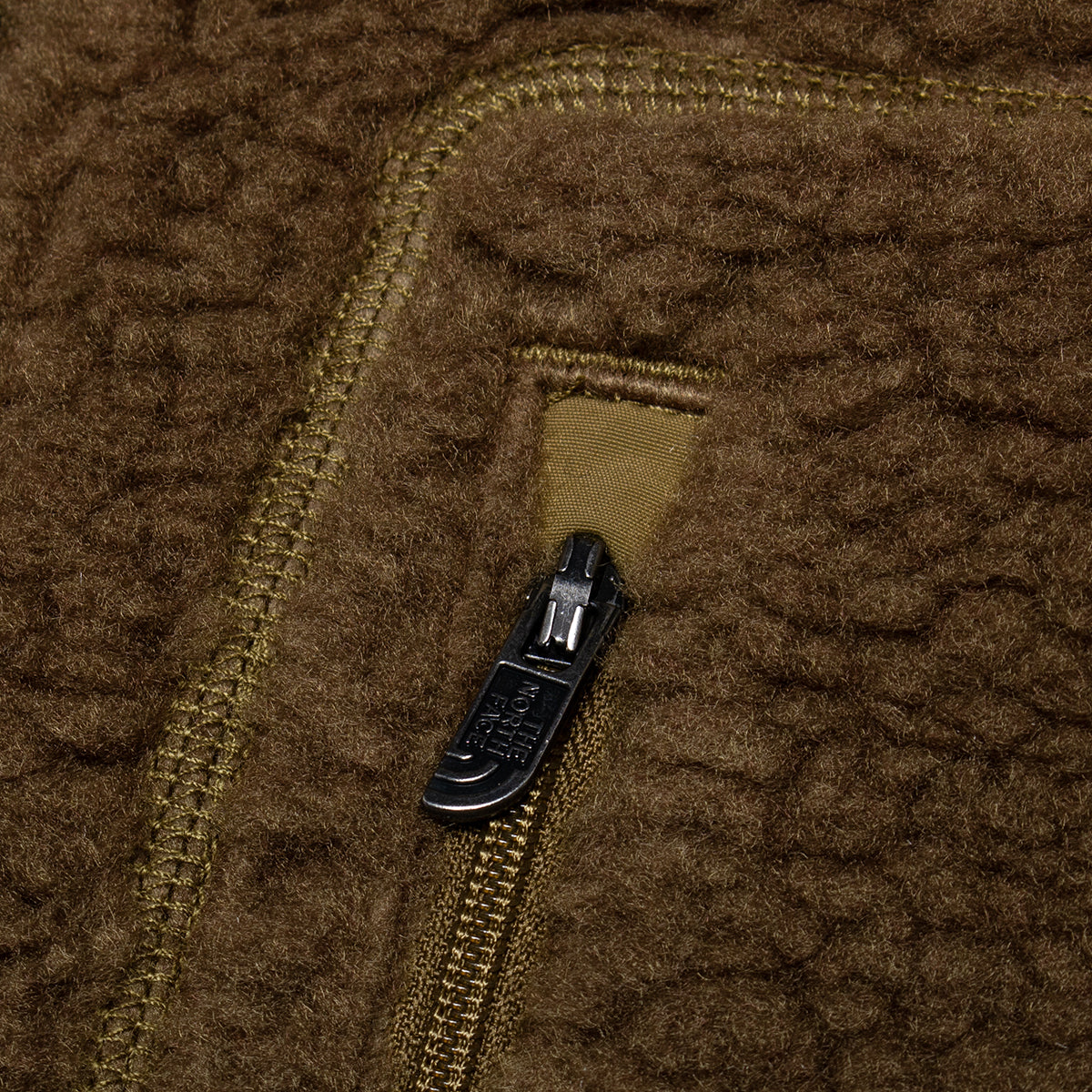 The North Face - Extreme Pile 2 Fleece Jacket
Style # NF0A8KQX2EK1
Color : Caraway Seed