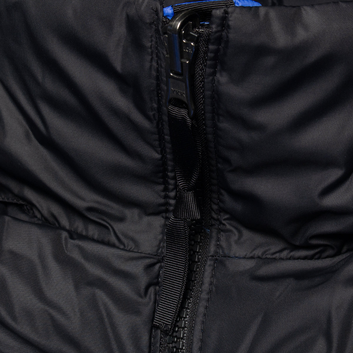 The North Face - 1996 Retro Nuptse Jacket
Style # NF0A3C8DQS01
Color : Active Blue / TNF Black