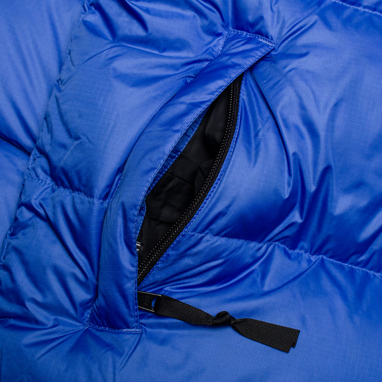 The North Face - 1996 Retro Nuptse Jacket
Style # NF0A3C8DQS01
Color : Active Blue / TNF Black