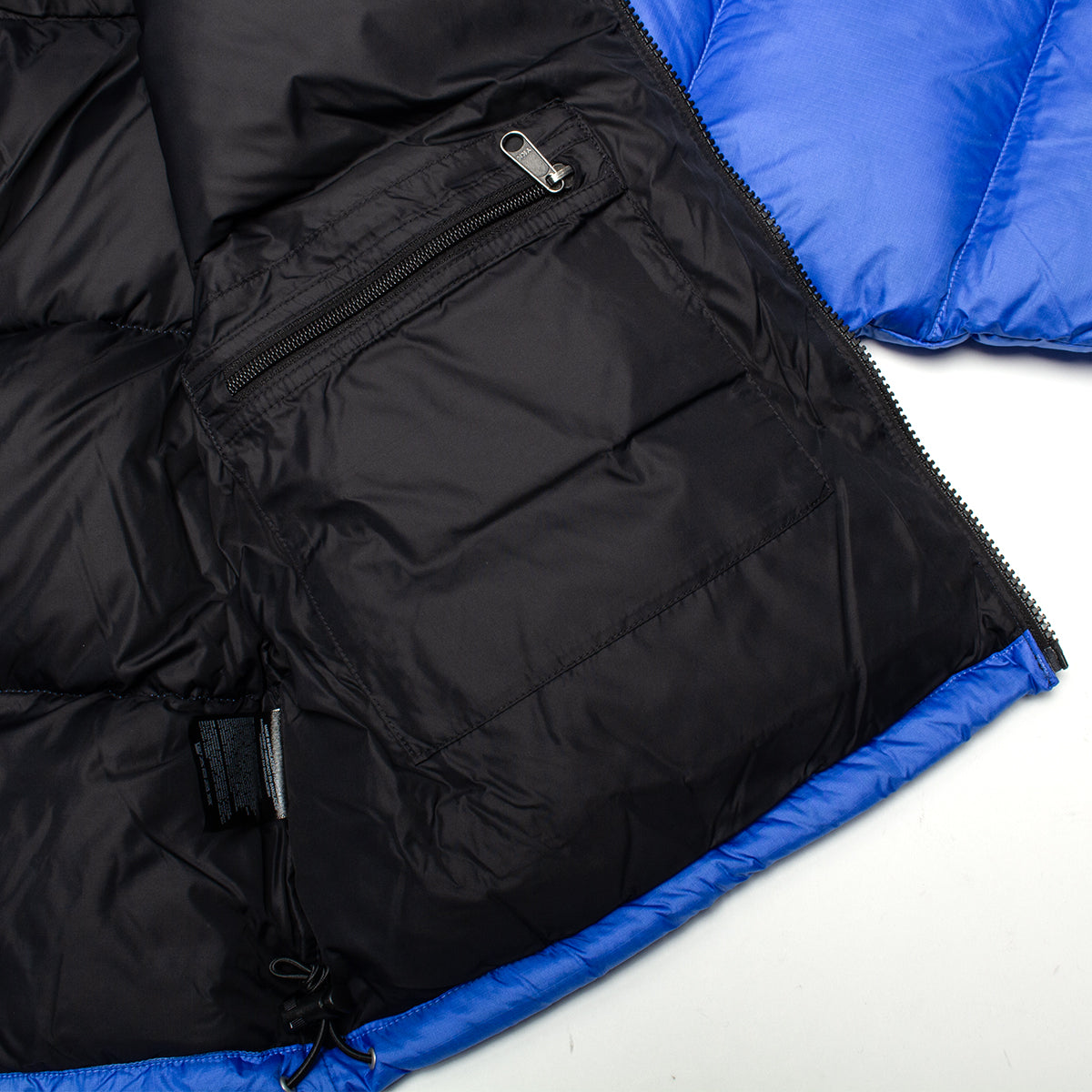 The North Face - 1996 Retro Nuptse Jacket
Style # NF0A3C8DQS01
Color : Active Blue / TNF Black