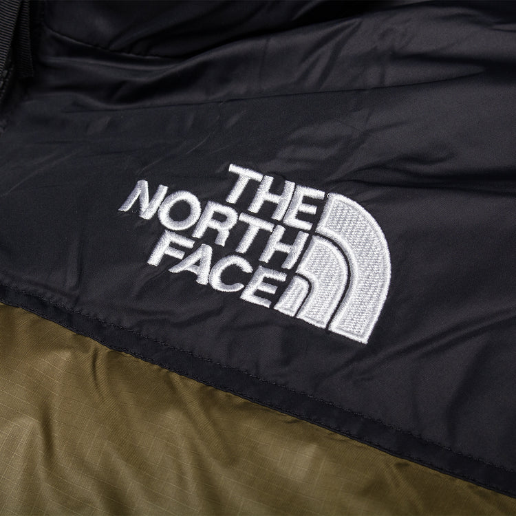 The North Face - 1996 Retro Nuptse Jacket
Style # NF0A3C8DRL51
Color : Caraway Seed / TNF Black