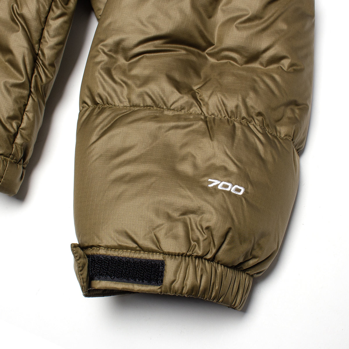 The North Face - 1996 Retro Nuptse Jacket
Style # NF0A3C8DRL51
Color : Caraway Seed / TNF Black
