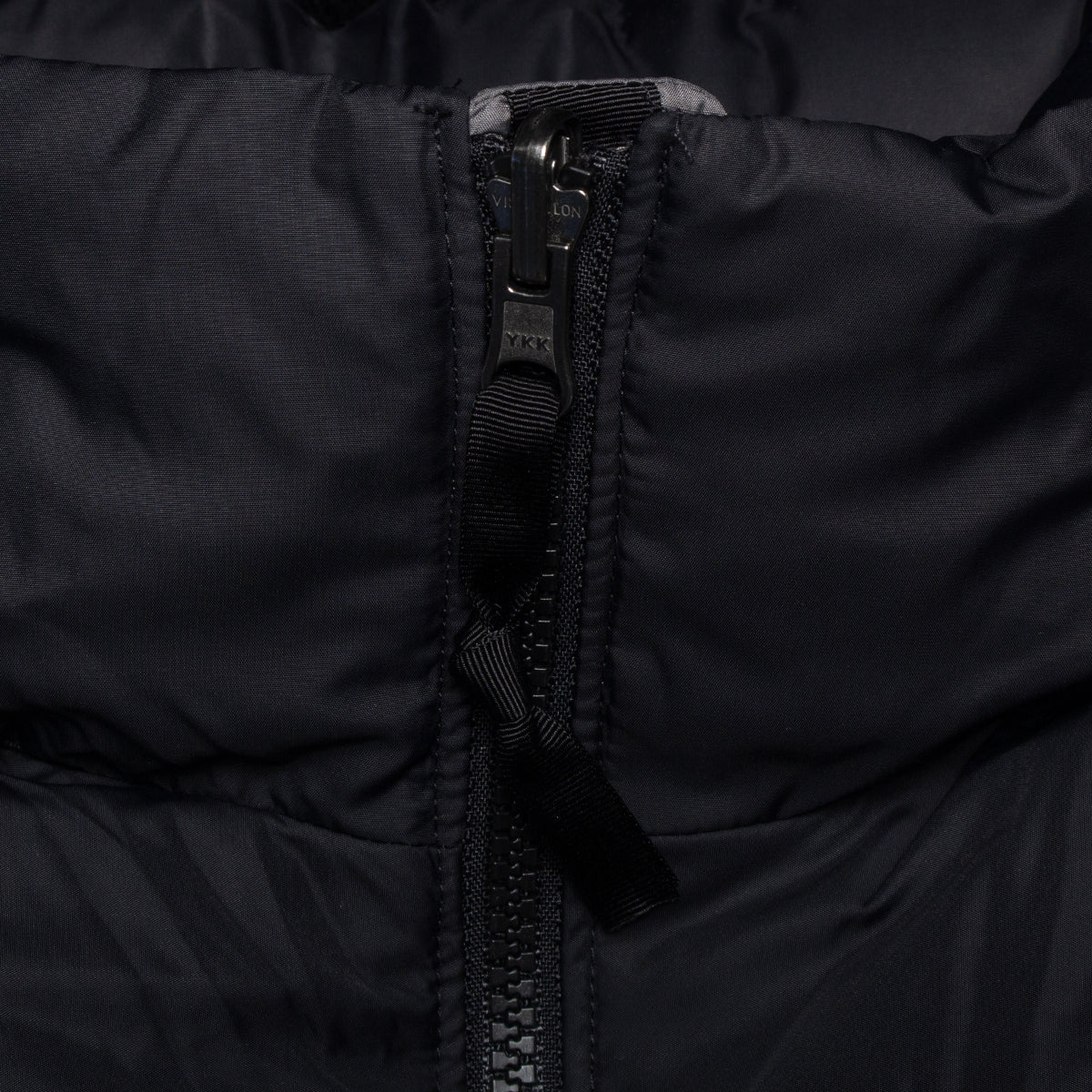 The North Face - 1996 Retro Nuptse Jacket
Style # NF0A3C8DRPI1
Color : Smoked Pearl / TNF Black