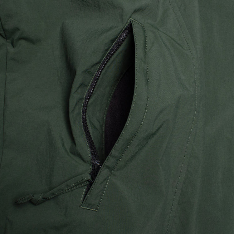 The North Face - Red Box Nylon Fleece Lined Jacket
Style # NF0A8HDKNLW1
Color : Bottle Green