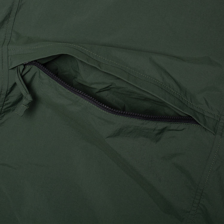 The North Face - Red Box Nylon Fleece Lined Jacket
Style # NF0A8HDKNLW1
Color : Bottle Green