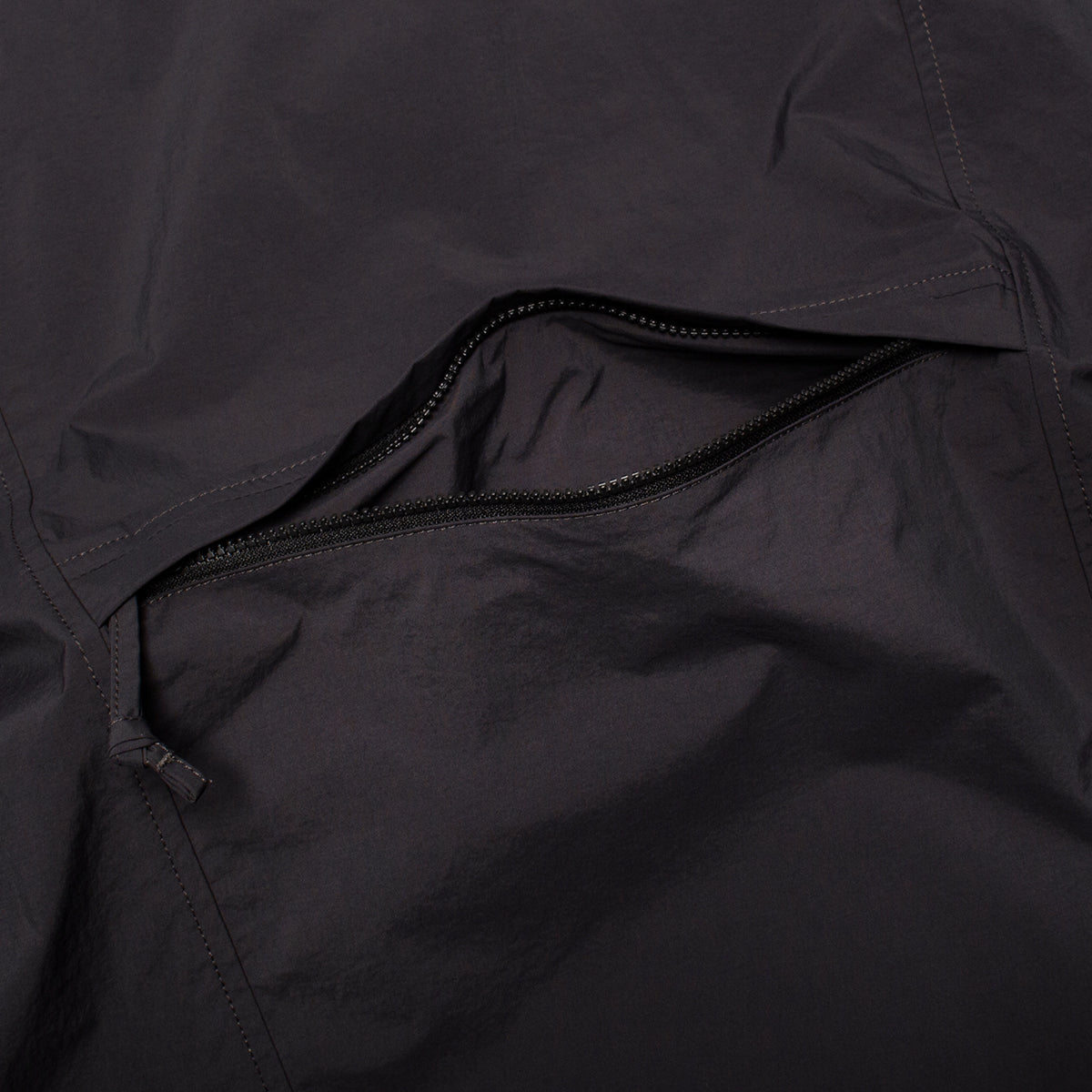 The North Face - Red Box Nylon Fleece Lined Jacket
Style # NF0A8HDK0SA1
Color : Obsidian