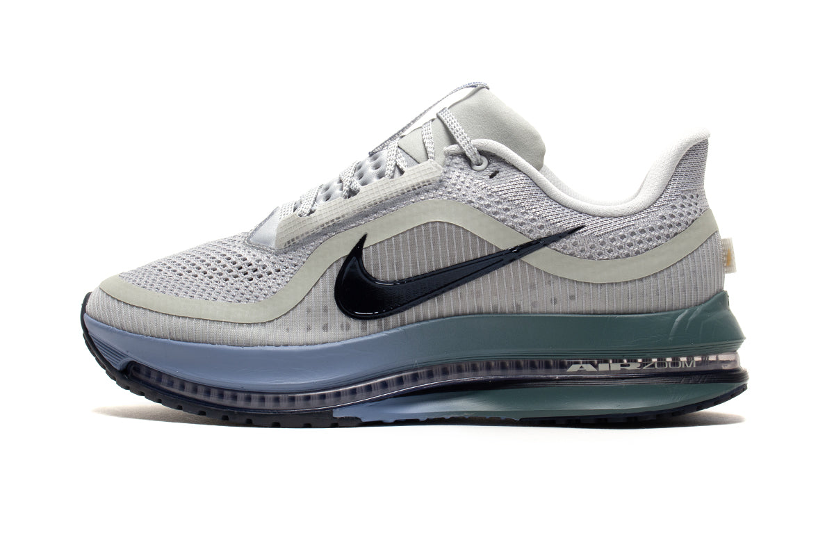 Nike - Pegasus Premium
Style # HQ2592-017
Color : Grey Mist / Dark Obsidian / Mineral Slate