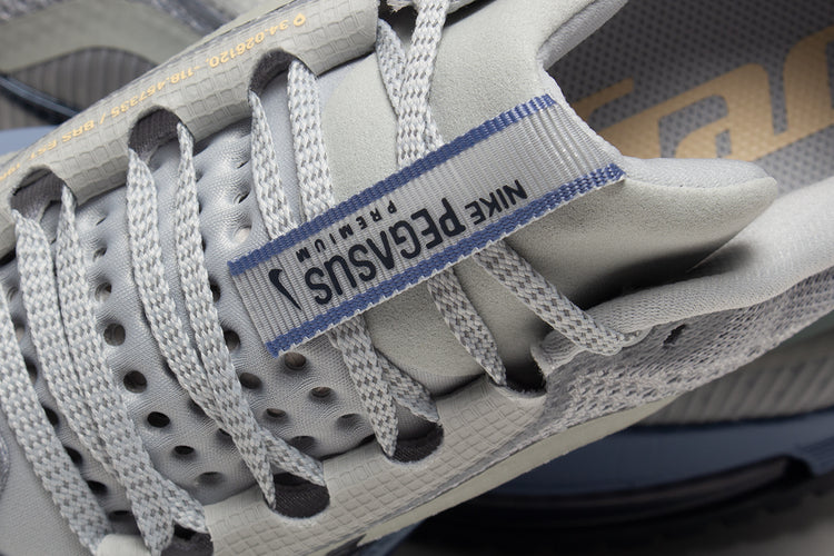 Nike - Pegasus Premium
Style # HQ2592-017
Color : Grey Mist / Dark Obsidian / Mineral Slate