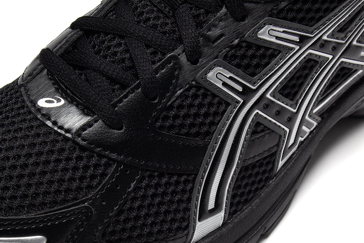 Asics | Gel-1130 Style # 1201A906.001 Color : Black / Pure Silver