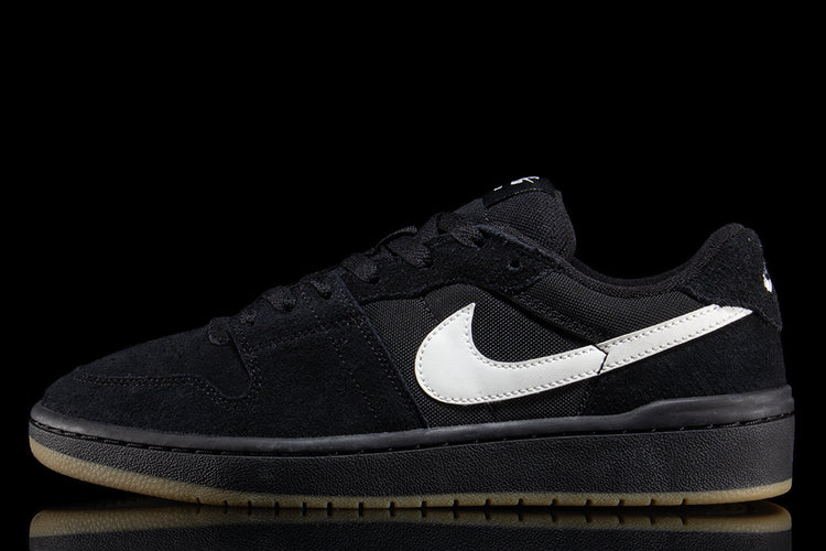 Nike SB - Code 58
Style # IB0108-001
Color : Black / Summit White / Black / Gum Light Brown