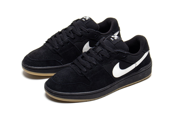 Nike SB - Code 58
Style # IB0108-001
Color : Black / Summit White / Black / Gum Light Brown