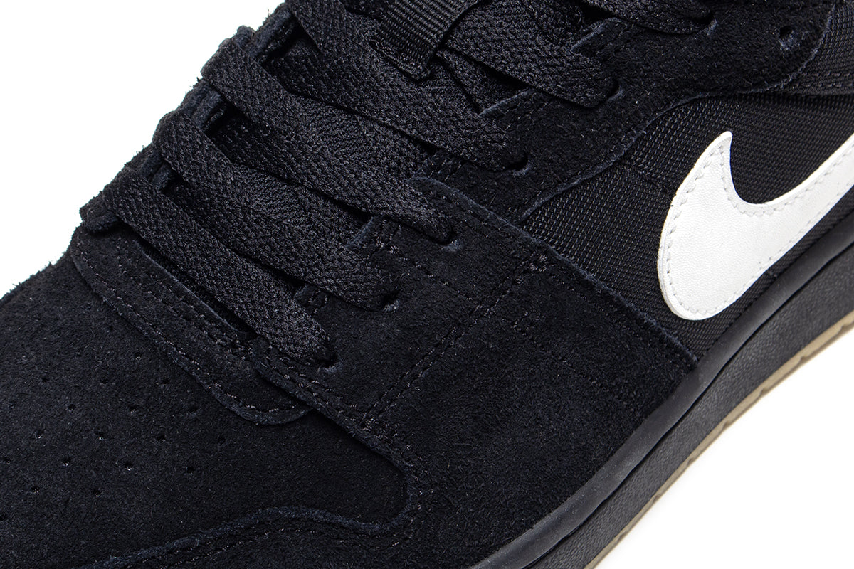 Nike SB - Code 58
Style # IB0108-001
Color : Black / Summit White / Black / Gum Light Brown