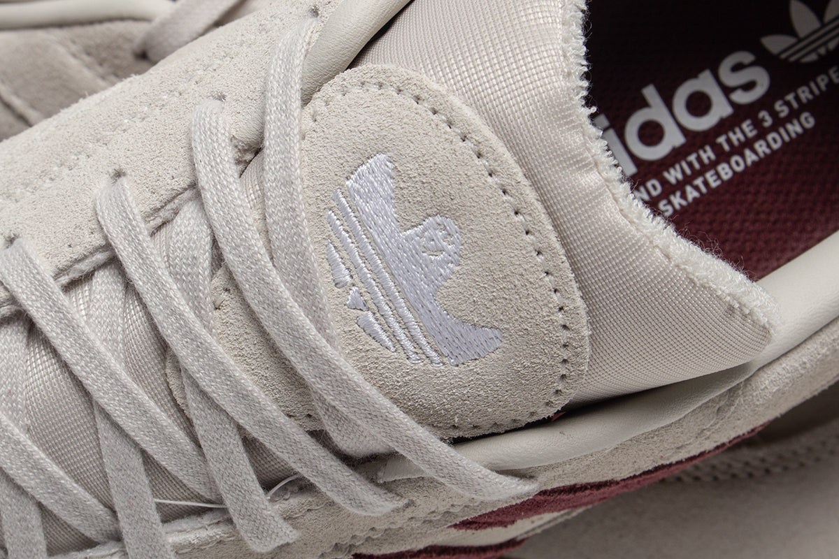 Adidas - Aloha Super
Style # JQ1043
Color : Alumina / Shadow Red / Gum