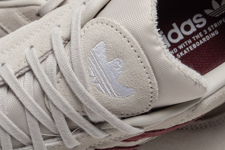 Adidas - Aloha Super
Style # JQ1043
Color : Alumina / Shadow Red / Gum