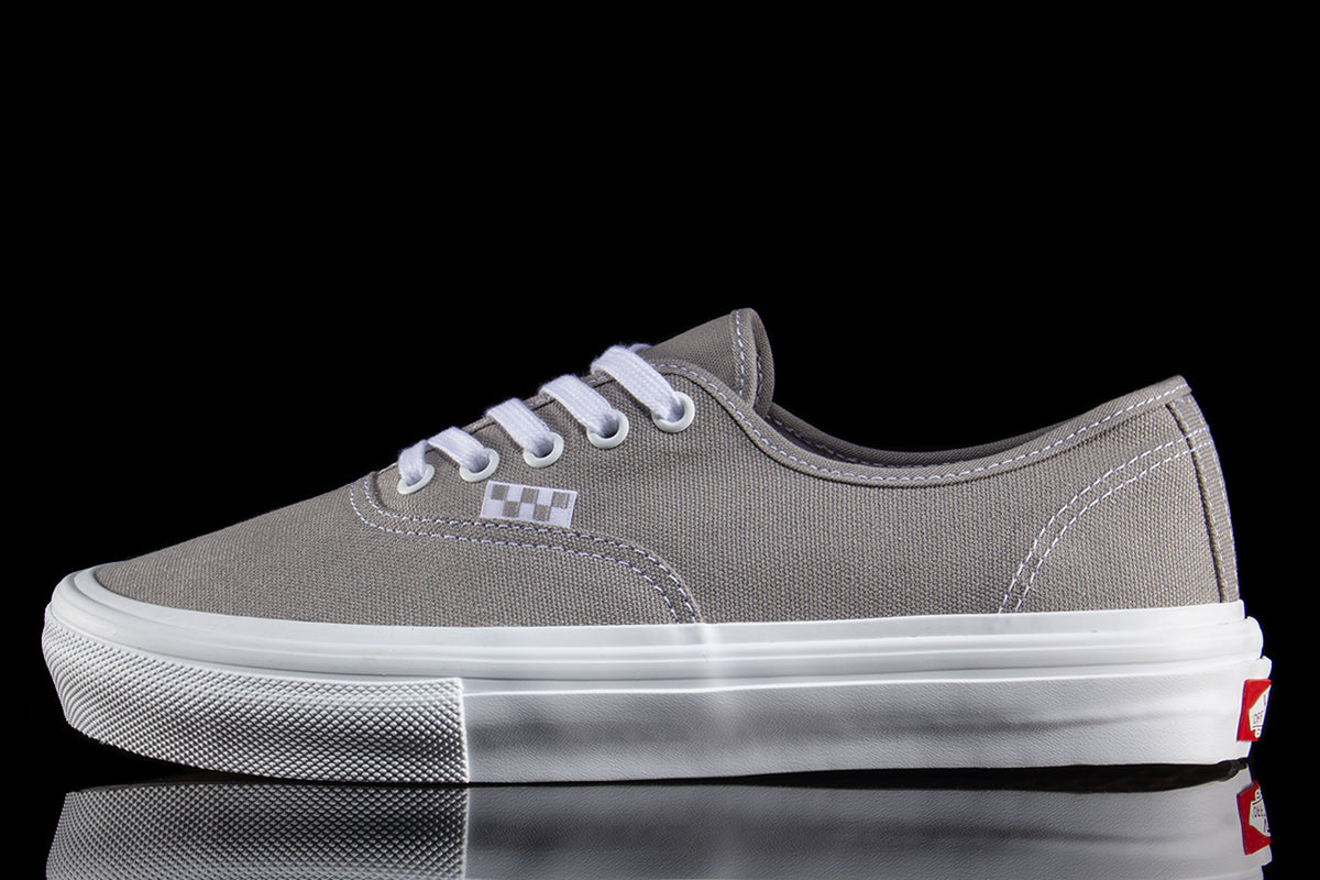 Vans - Skate Authentic
Style # VN0A5FC8KAQ1
Color : Wrapped Dizzle Grey / White