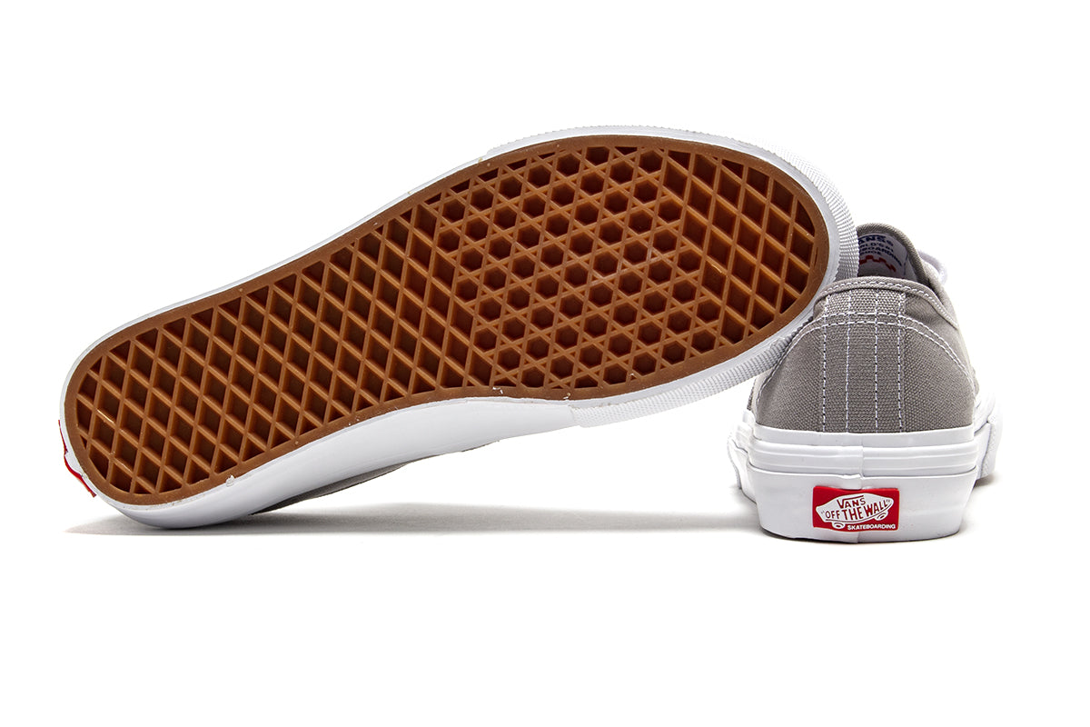 Vans - Skate Authentic
Style # VN0A5FC8KAQ1
Color : Wrapped Dizzle Grey / White