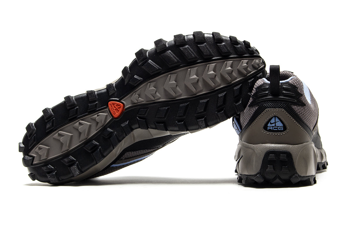 Nike - ACG Phassad
Style # HM7133-200
Color : Cave Stone / Aluminum / Black