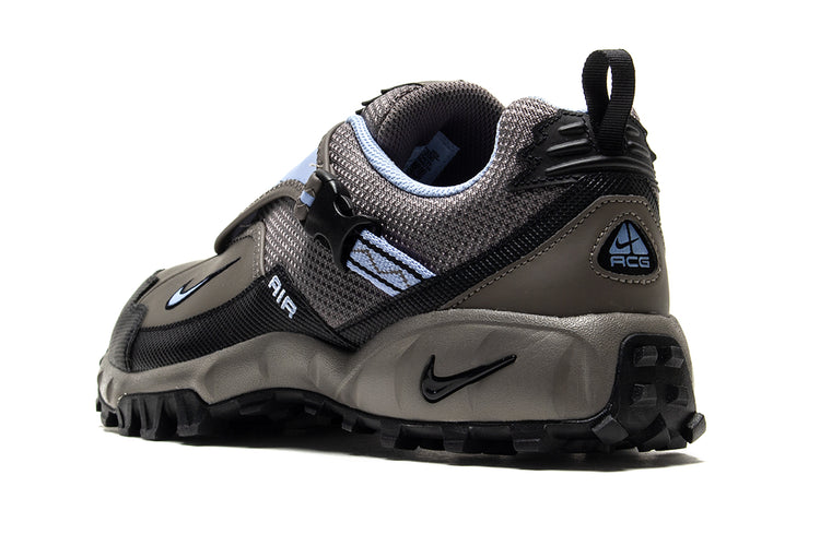 Nike - ACG Phassad
Style # HM7133-200
Color : Cave Stone / Aluminum / Black