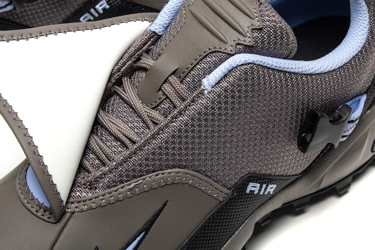 Nike - ACG Phassad
Style # HM7133-200
Color : Cave Stone / Aluminum / Black