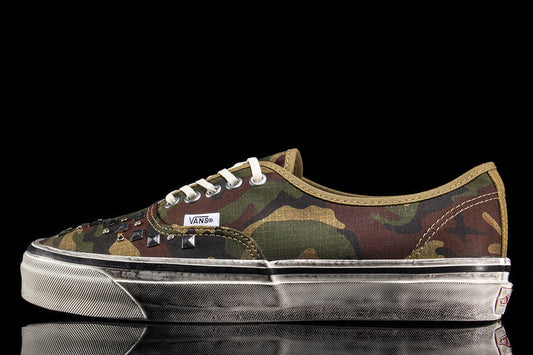 Vans OTW - LX Authentic 44
Style # VN000D9NWVD1
Color : Combat Dark Green