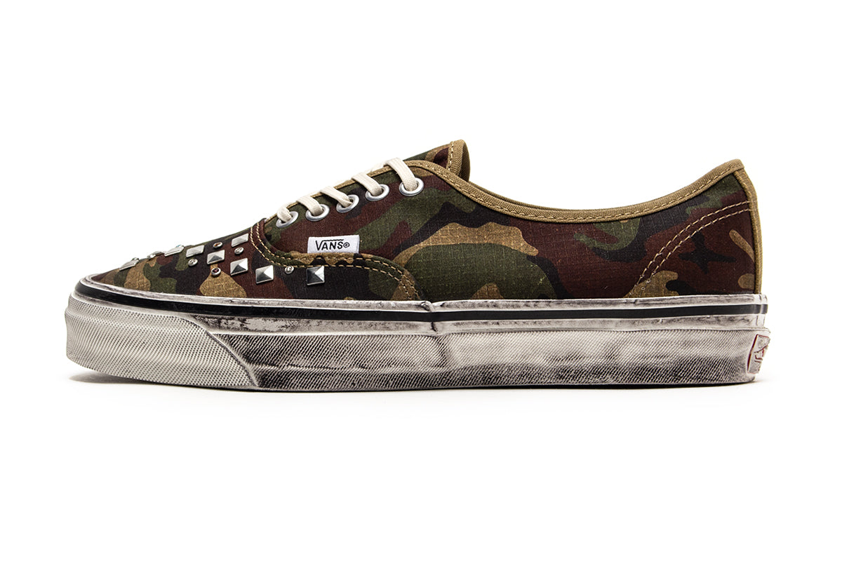 Vans OTW - LX Authentic 44
Style # VN000D9NWVD1
Color : Combat Dark Green