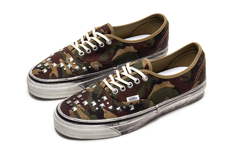 Vans OTW - LX Authentic 44
Style # VN000D9NWVD1
Color : Combat Dark Green