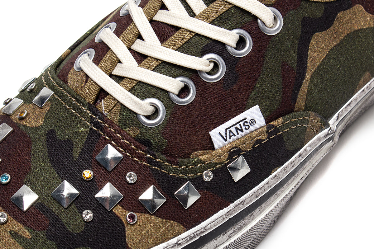 Vans OTW - LX Authentic 44
Style # VN000D9NWVD1
Color : Combat Dark Green
