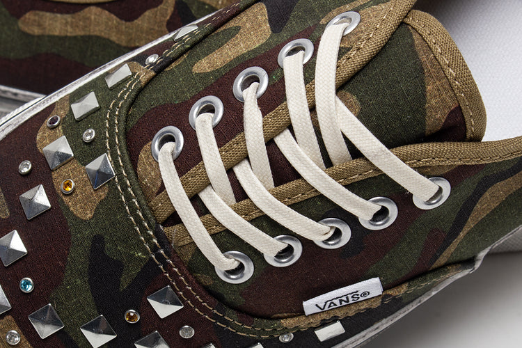 Vans OTW - LX Authentic 44
Style # VN000D9NWVD1
Color : Combat Dark Green