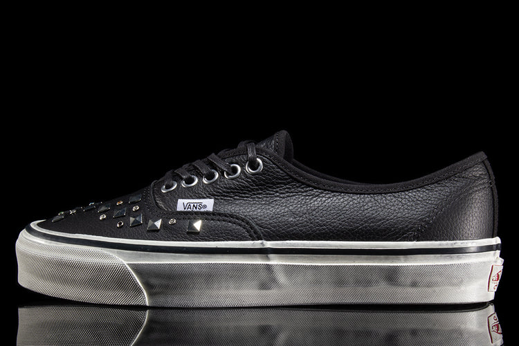 Vans OTW - LX Authentic 44
Style # VN000D9NBLK1
Color : Combat Black