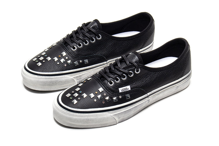 Vans OTW - LX Authentic 44
Style # VN000D9NBLK1
Color : Combat Black