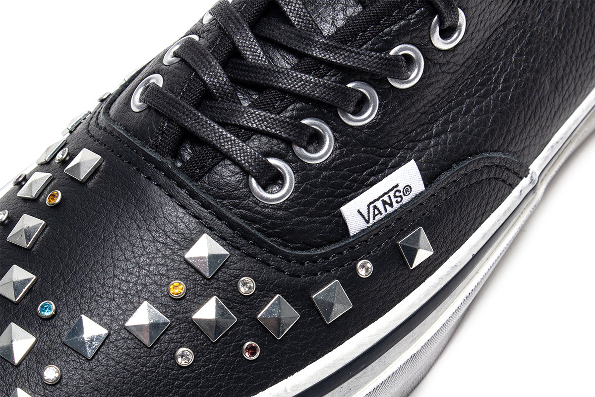 Vans OTW - LX Authentic 44
Style # VN000D9NBLK1
Color : Combat Black