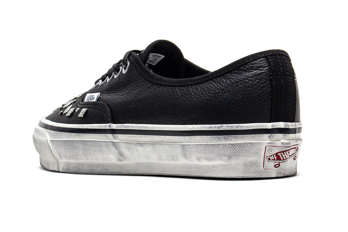 Vans OTW - LX Authentic 44
Style # VN000D9NBLK1
Color : Combat Black