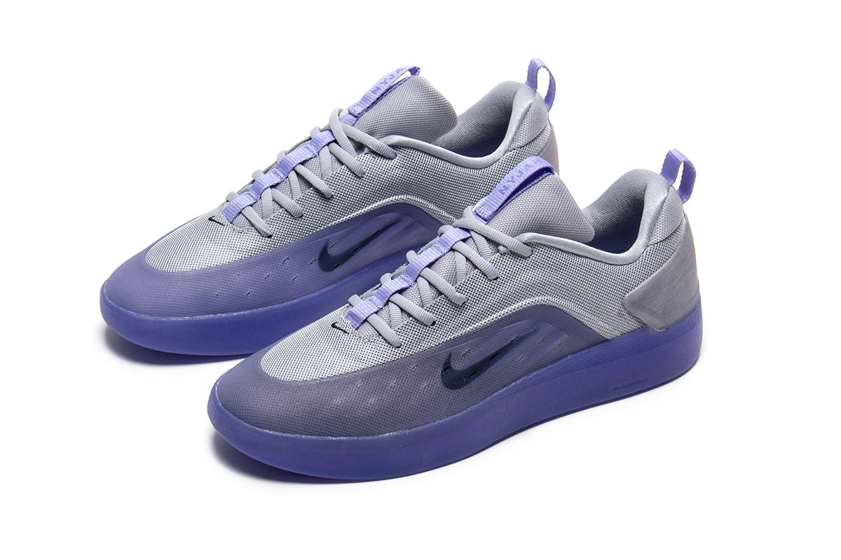 Nike SB - Zoom Nyjah 4
Style # FQ1273-500
Color : Light Thistle / Black