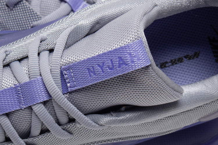 Nike SB - Zoom Nyjah 4
Style # FQ1273-500
Color : Light Thistle / Black