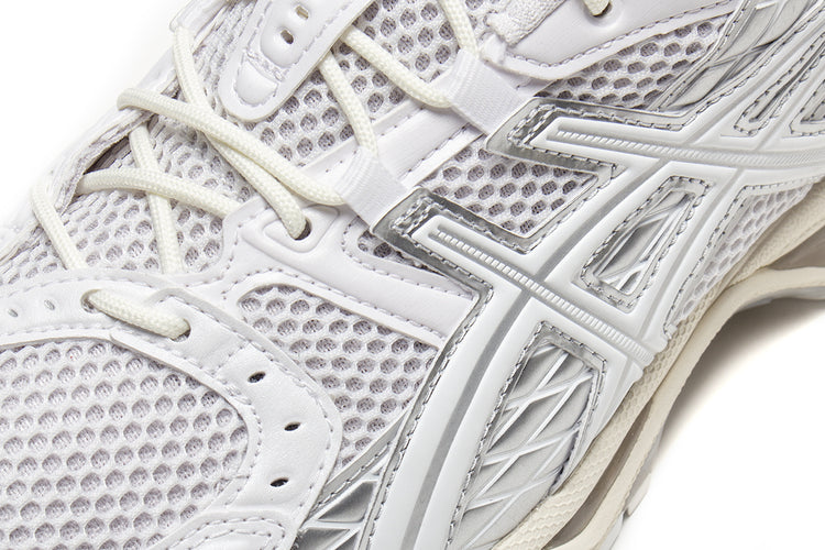 Asics - Gel-Nimbus 10.1
Style # 1203A761.100
Color : White / Pure Silver