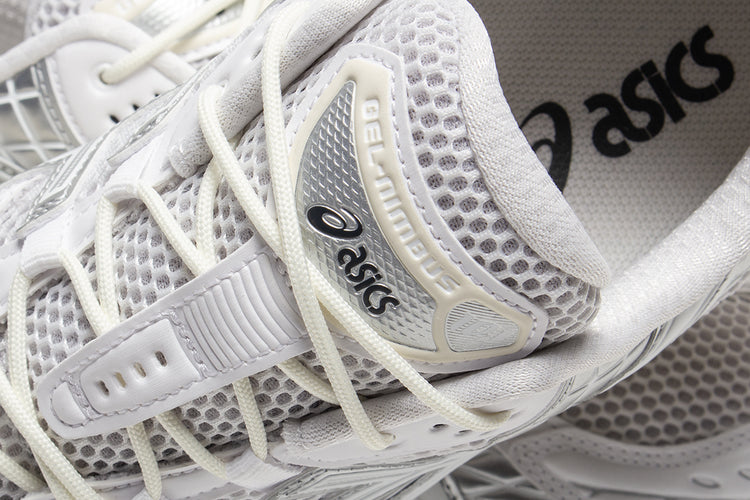 Asics - Gel-Nimbus 10.1
Style # 1203A761.100
Color : White / Pure Silver