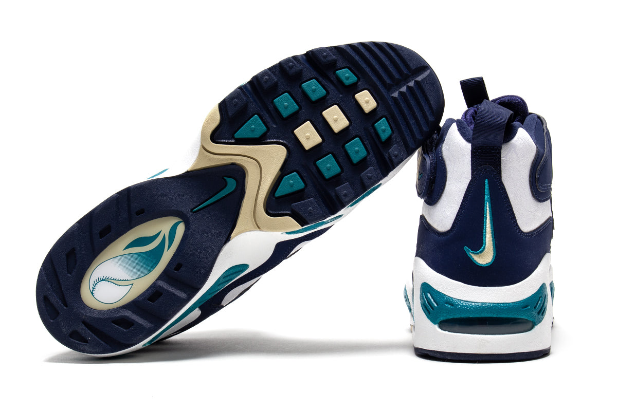 Nike - Air Griffey Max 1&nbsp;
Style # IV6299-410
Color : Midnight Navy / Team Gold / Fresh Water