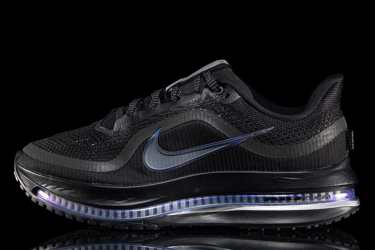 Nike - Pegasus Premium
Style # HQ2592-005
Color : Black / Black / Metallic Silver
