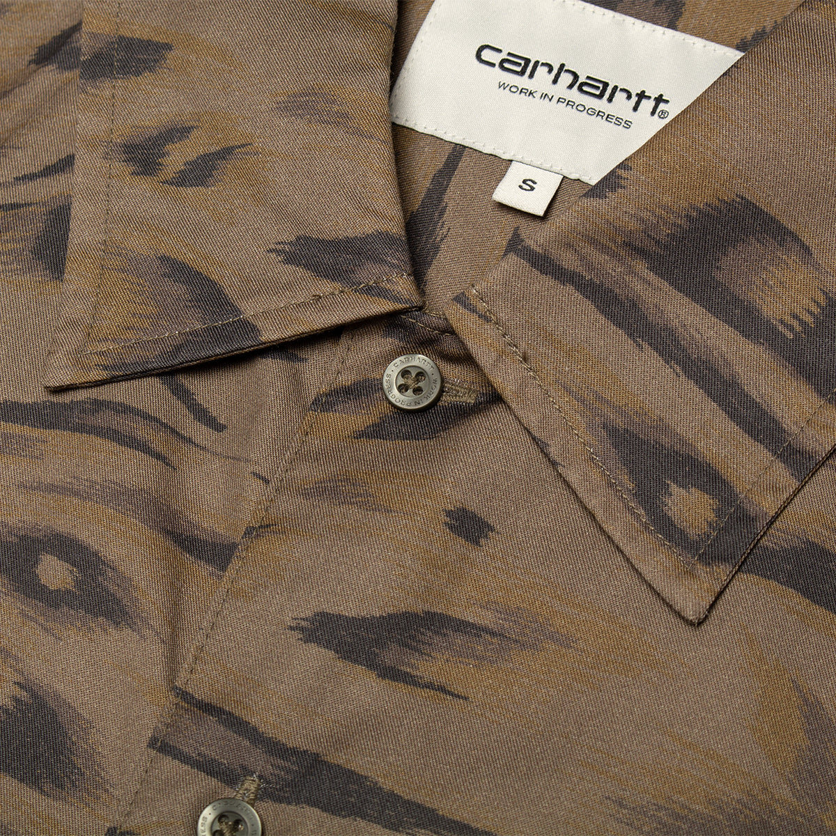 Carhartt WIP - Women's Travon Shirt
Style # # I036794-3TDXX
Color : Cypress / Black Duck Feather Print