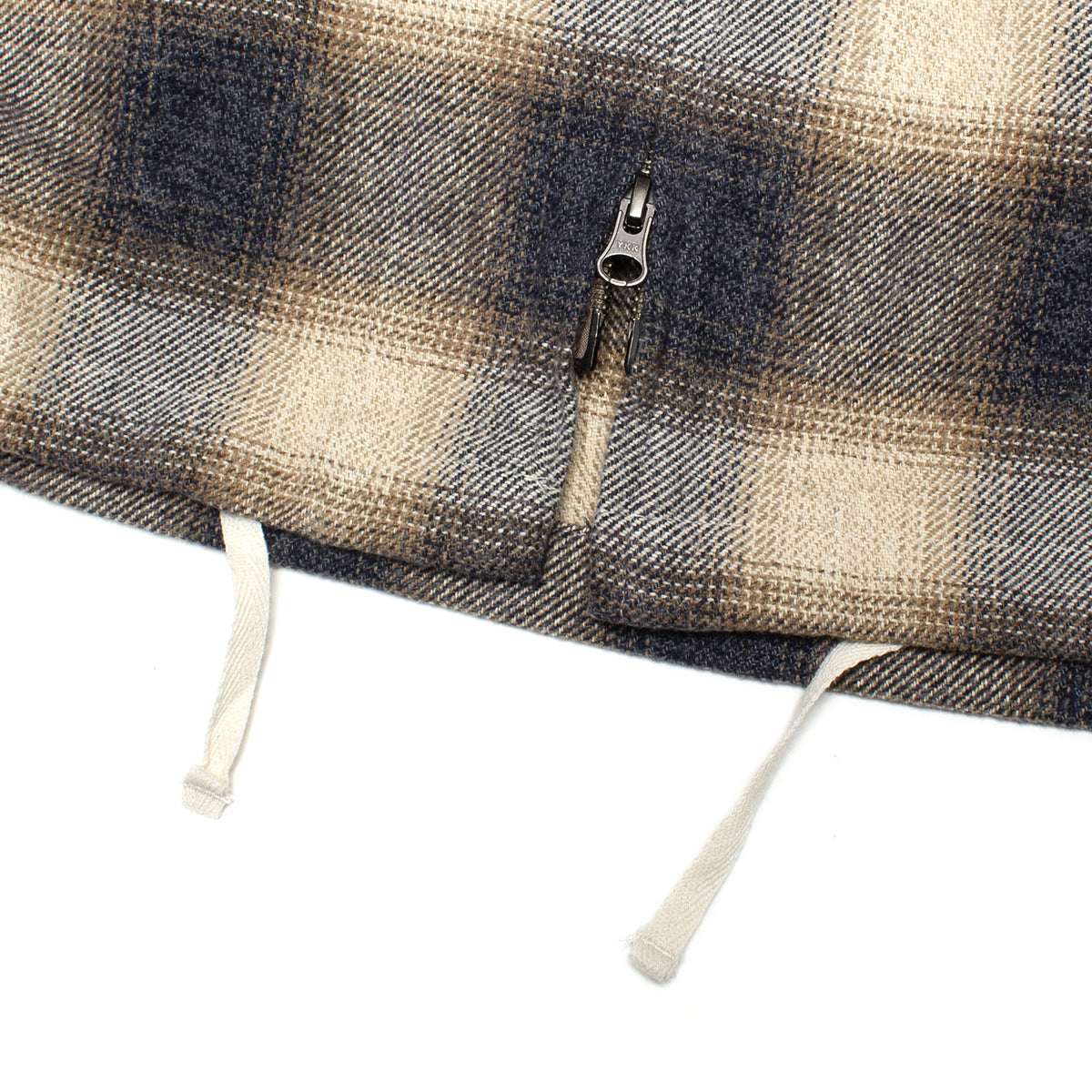 Engineered Garments - Zip Hooded Shirt
Style # 26F1A009-ZT253
Color : Khaki