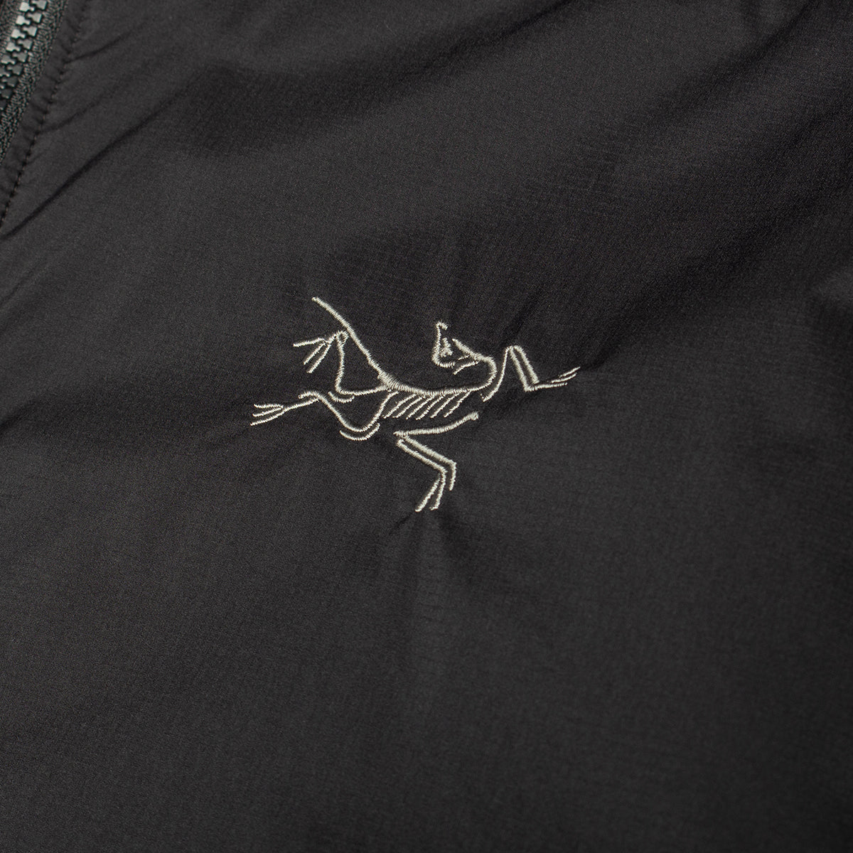 Arc'teryx - Atom Hoodie
Style # X000009556
Color : Black